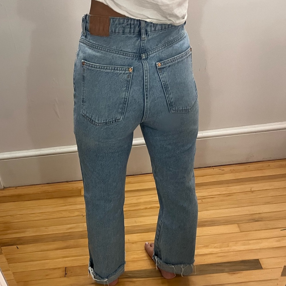 ZARA SIZE 4 HIGH RISE DEMIN JEANS